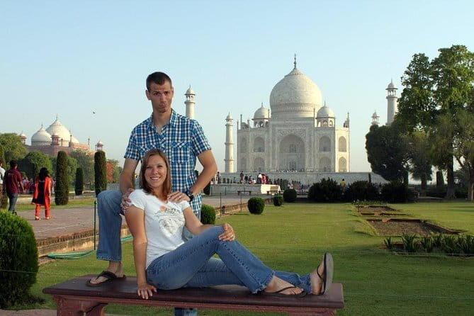 Taj Mahal by Tuk Tuk : A Local-Style Adventure - Food and breaks: buffet lunch and optional dinner