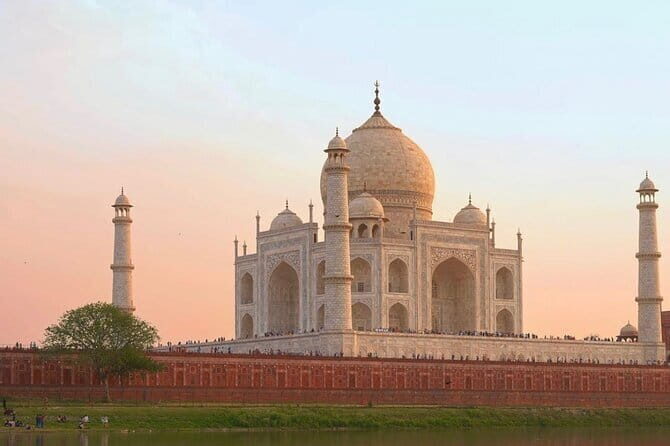 Taj Mahal visits with Licensed Guide with Entry Assistance - Who this Taj Mahal guided tour suits best