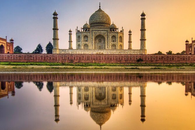 Taj with mausoleum and Agra fort visits : Choose Your Option - Agra Fort after the Taj: switching from white marble to red power
